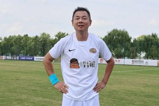 盈盈狂吠