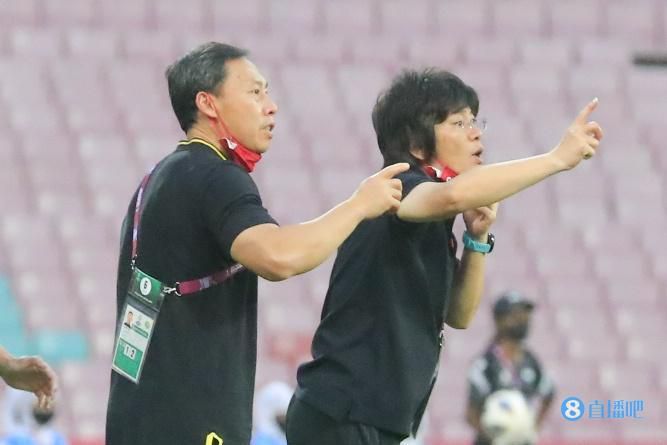 老师掀起裙子让我挺进去